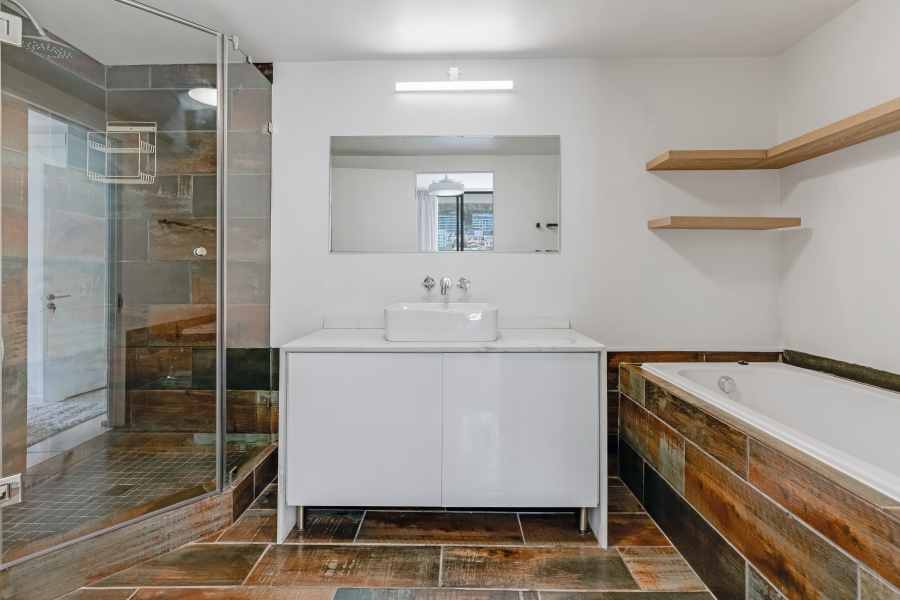 2 Bedroom Property for Sale in Sea Point Western Cape